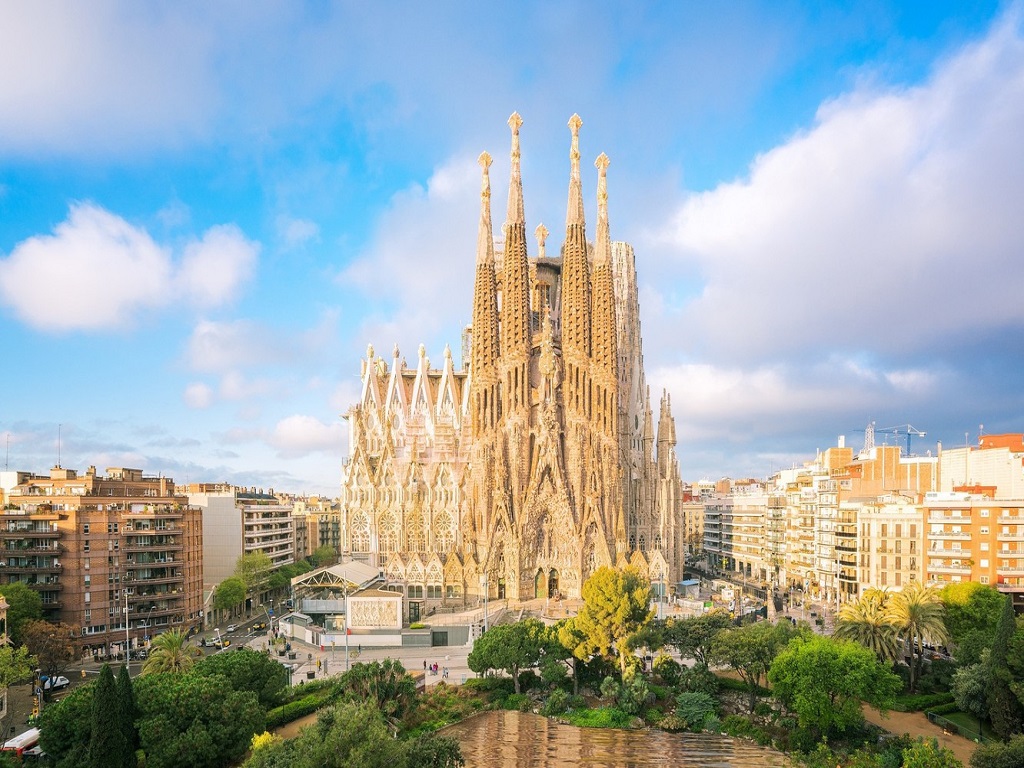 Tour and Cruise Barcelona, Roma from Skopje